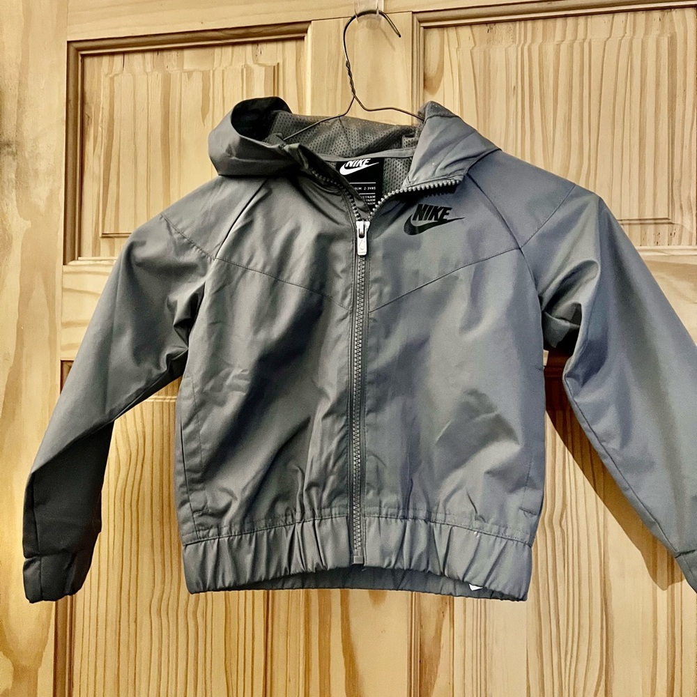 Gray Nike spring break jacket for kids boys or girls. Like new.
